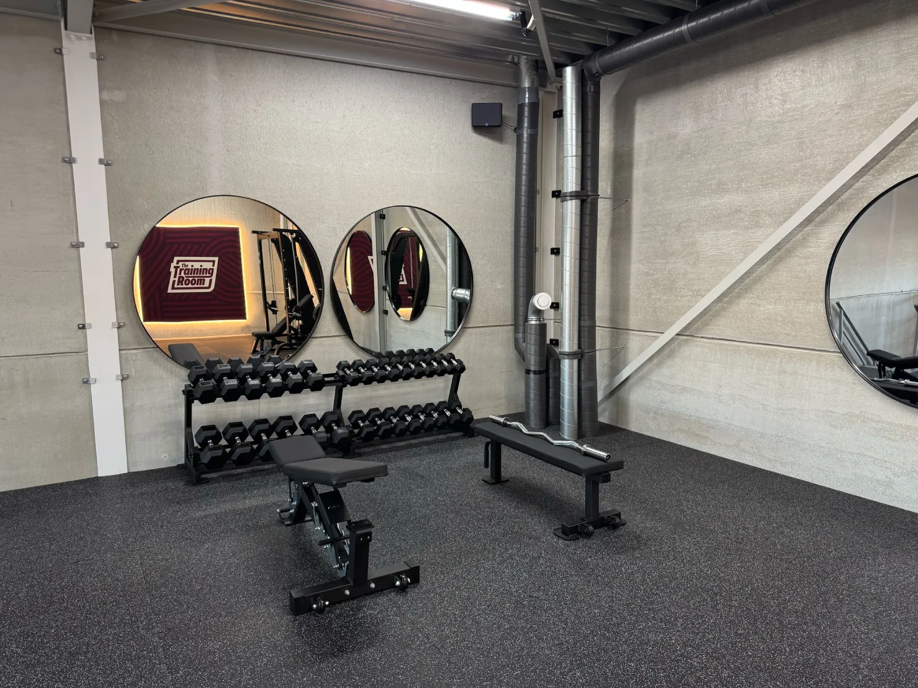 Krachthoek The Training Room Sittard - dumbbells